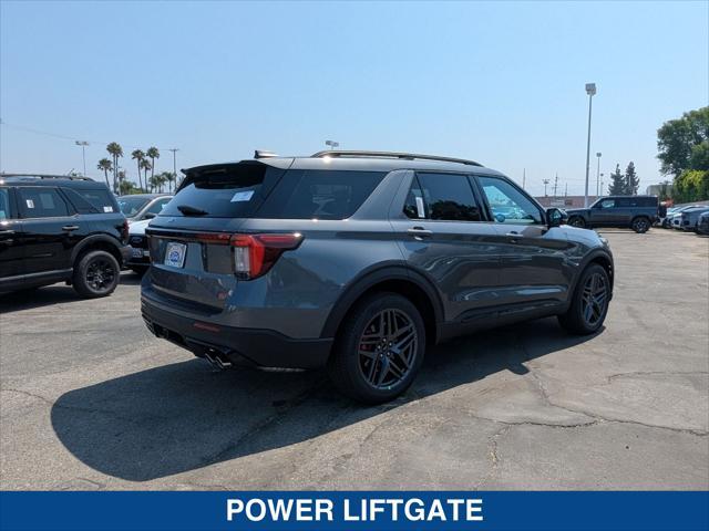 Photo of 2025 CARBONIZED GRAY METALLIC Ford Explorer