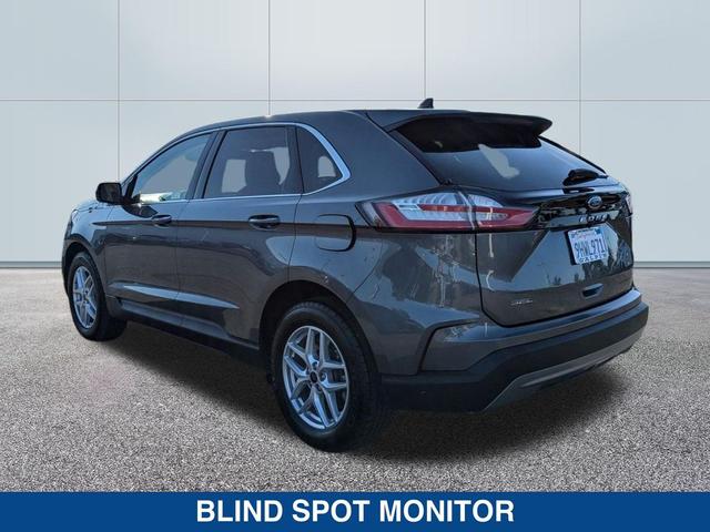 Photo of 2023 CARBONIZED GRAY Ford Edge