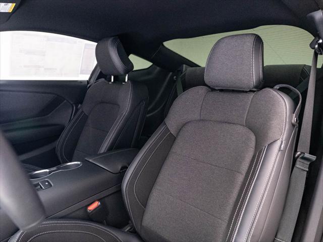 Photo of 2025 VAPOR BLUE METALLIC Ford Mustang
