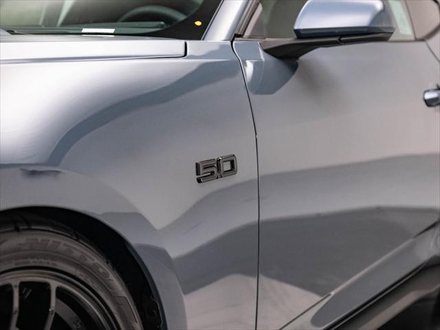 Photo of 2025 VAPOR BLUE METALLIC Ford Mustang