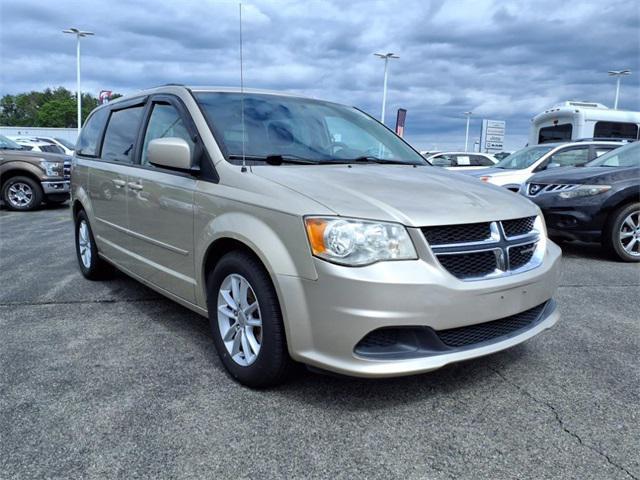 Photo of 2014 Cashmere/Sandstone Pearlcoat Dodge Grand Caravan