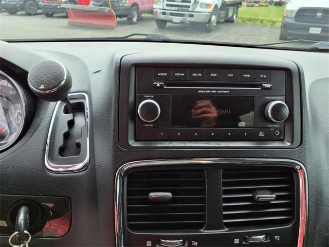Photo of 2014 Cashmere/Sandstone Pearlcoat Dodge Grand Caravan