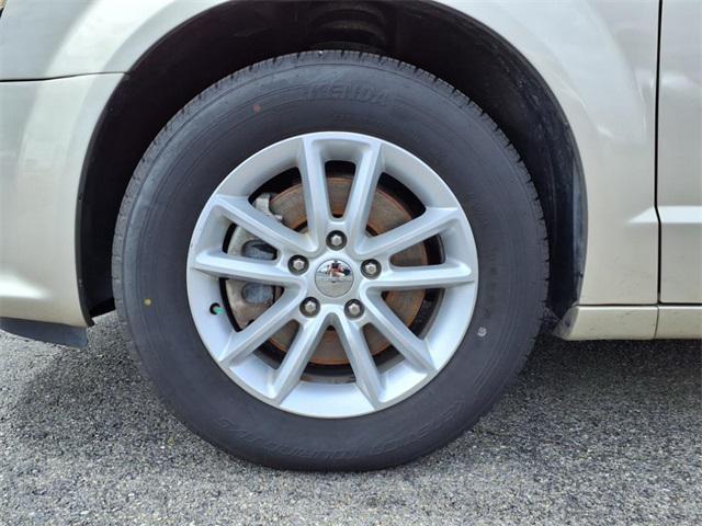 Photo of 2014 Cashmere/Sandstone Pearlcoat Dodge Grand Caravan