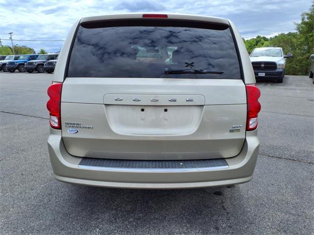 Photo of 2014 Cashmere/Sandstone Pearlcoat Dodge Grand Caravan