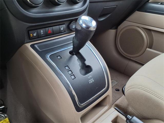 Photo of 2014 Deep Cherry Red Crystal Pearlcoat Jeep Patriot