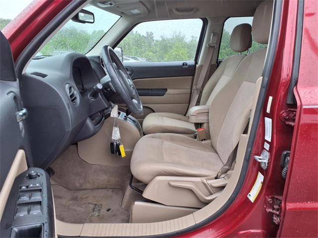 Photo of 2014 Deep Cherry Red Crystal Pearlcoat Jeep Patriot
