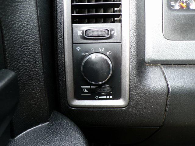 Photo of 2017 Bright White Clearcoat RAM 1500