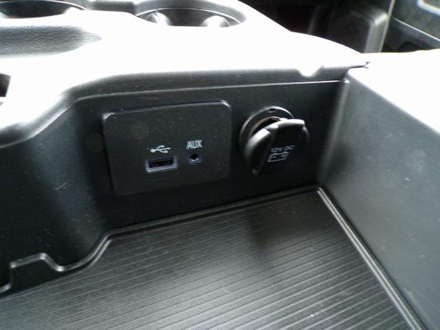 Photo of 2017 Bright White Clearcoat RAM 1500