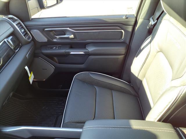 Photo of 2025 Diamond Black Crystal Pearlcoat RAM 1500