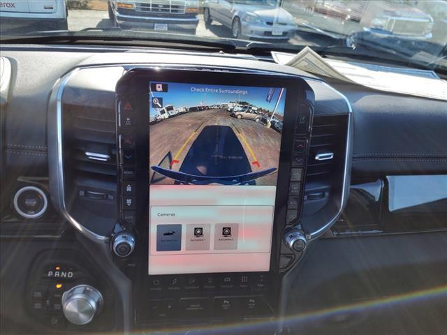 Photo of 2025 Diamond Black Crystal Pearlcoat RAM 1500