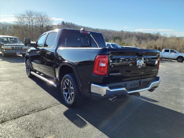 Photo of 2025 Diamond Black Crystal Pearlcoat RAM 1500