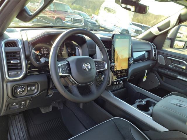 Photo of 2025 Diamond Black Crystal Pearlcoat RAM 1500