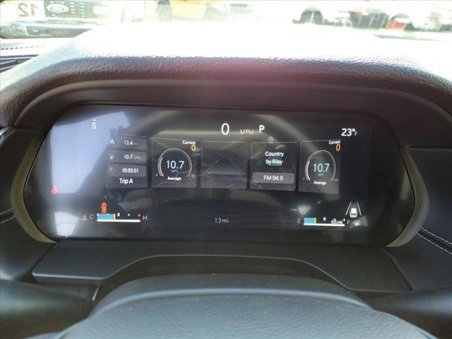 Photo of 2025 Diamond Black Crystal Pearlcoat Jeep Grand Cherokee