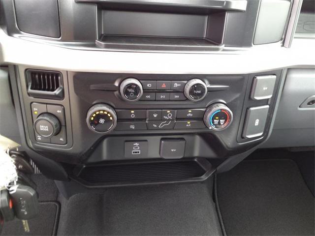 Photo of 2025 Oxford White Ford F-350