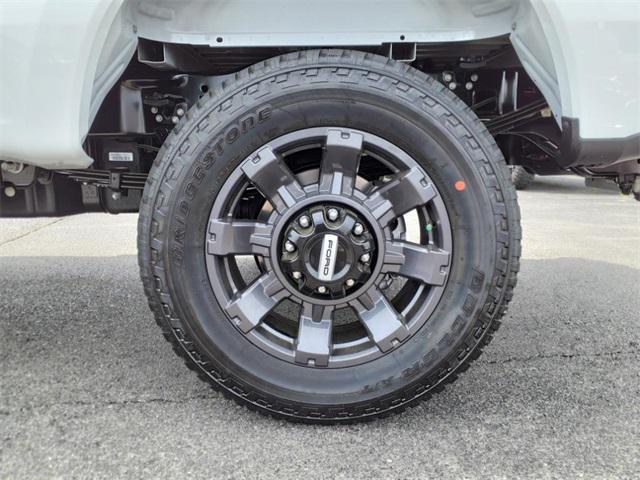Photo of 2025 Oxford White Ford F-350