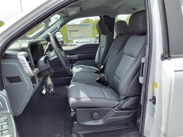 Photo of 2025 Oxford White Ford F-350