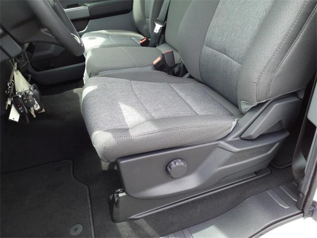 Photo of 2025 Oxford White Ford F-350