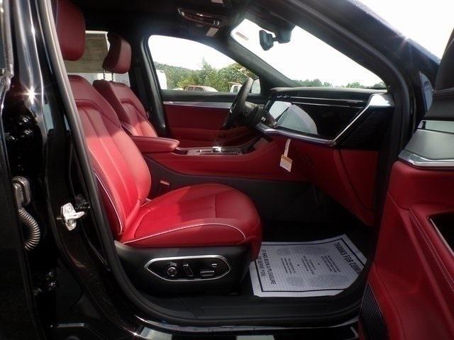 Photo of 2025 Diamond Black Crystal Pearlcoat Jeep Wagoneer S