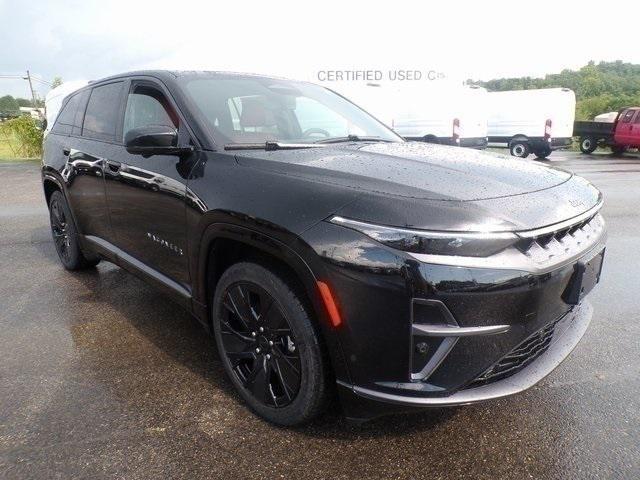 Photo of 2025 Diamond Black Crystal Pearlcoat Jeep Wagoneer S