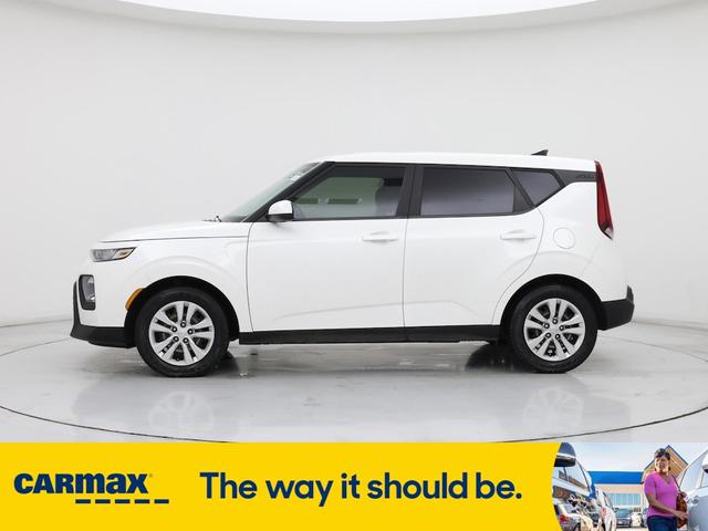Photo of 2022 White Kia Soul