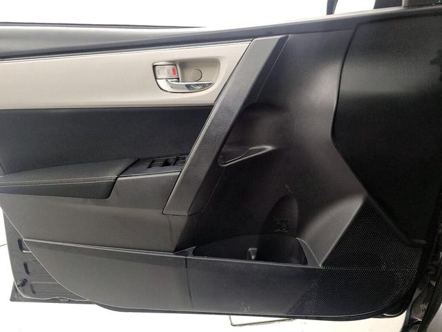 Photo of 2017 Gray Toyota Corolla
