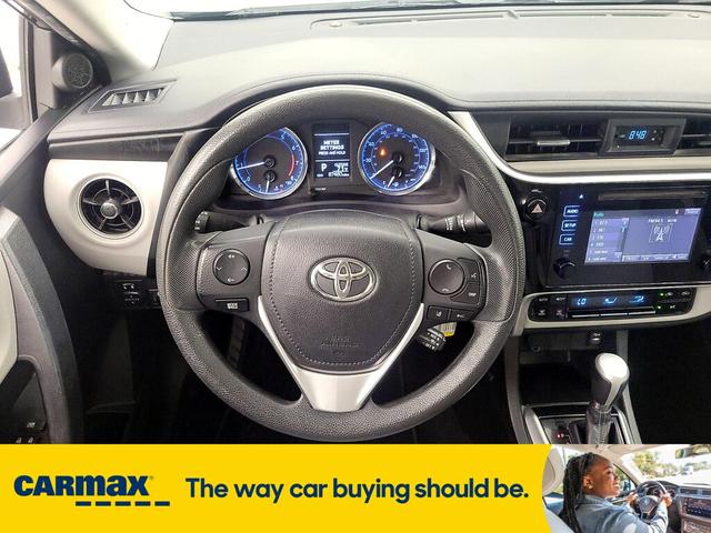 Photo of 2017 Gray Toyota Corolla
