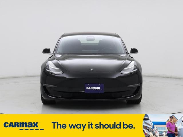 Photo of 2018 Black Tesla Model 3