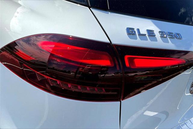 Photo of 2025 White Mercedes-Benz GLE 350