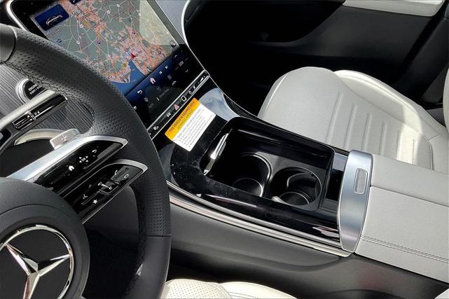 Photo of 2025 Polar White Mercedes-Benz GLC 300