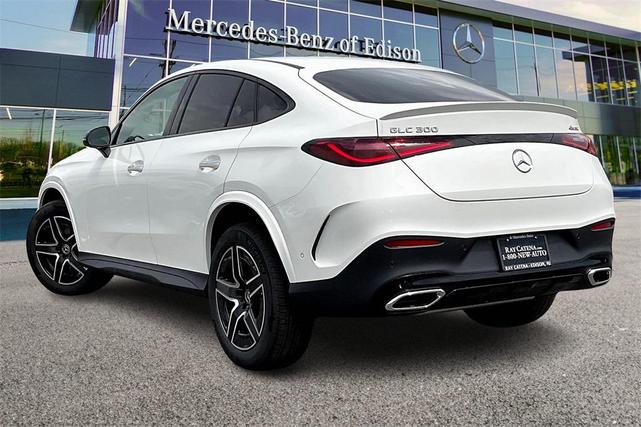 Photo of 2025 Polar White Mercedes-Benz GLC 300