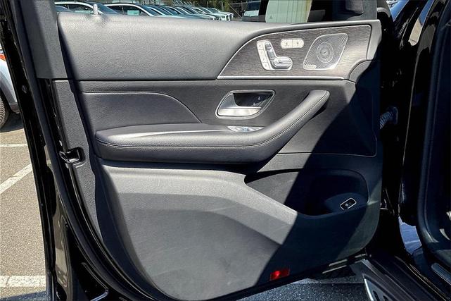 Photo of 2022 Black Mercedes-Benz GLE 350
