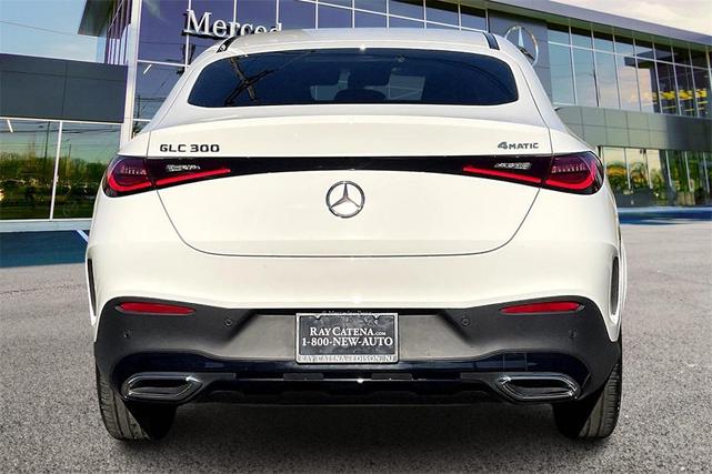 Photo of 2024 Polar White Mercedes-Benz GLC 300
