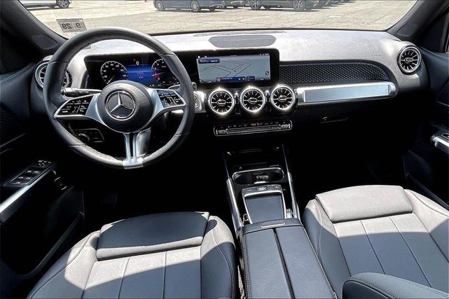 Photo of 2025 Night Black Mercedes-Benz GLB 250
