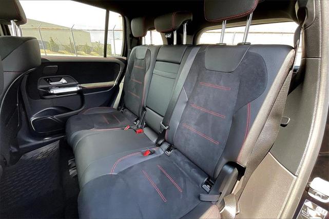 Photo of 2024 Night Black Mercedes-Benz GLB 250