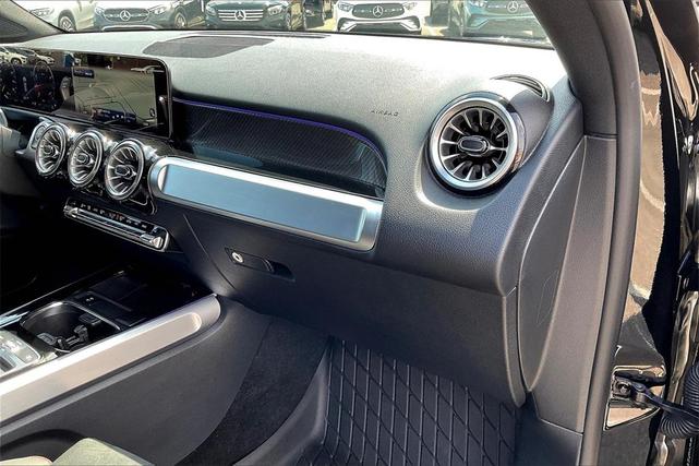 Photo of 2024 Night Black Mercedes-Benz GLB 250