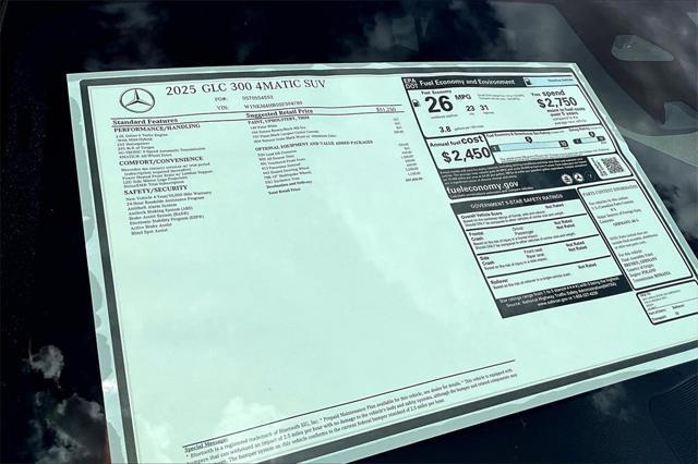 Photo of 2025 Polar White Mercedes-Benz GLC 300
