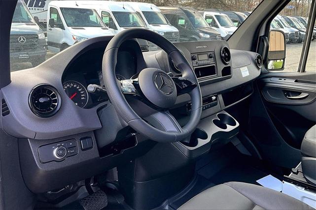 Photo of 2025 Arctic White Mercedes-Benz Sprinter 2500