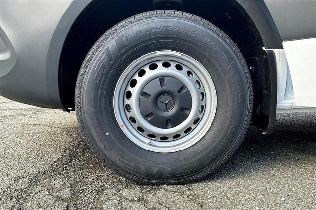 Photo of 2025 Arctic White Mercedes-Benz Sprinter 2500