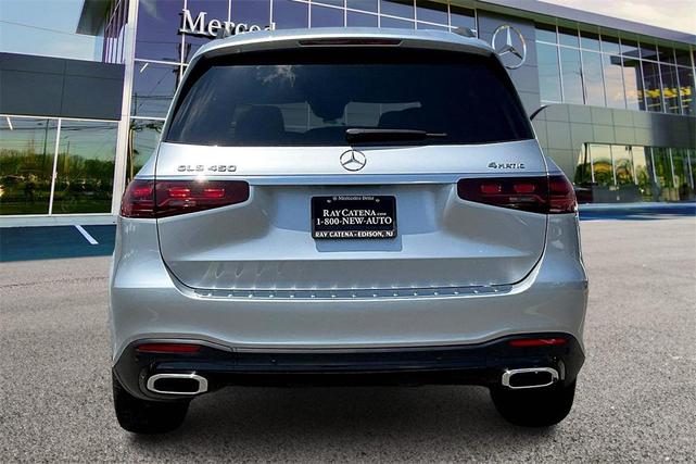 Photo of 2025 Silver Metallic Mercedes-Benz GLS 450