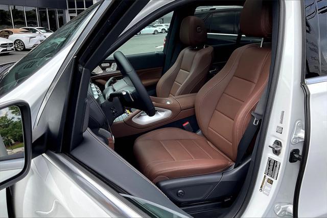 Photo of 2025 Manufaktur Moon Mercedes-Benz GLE 450e