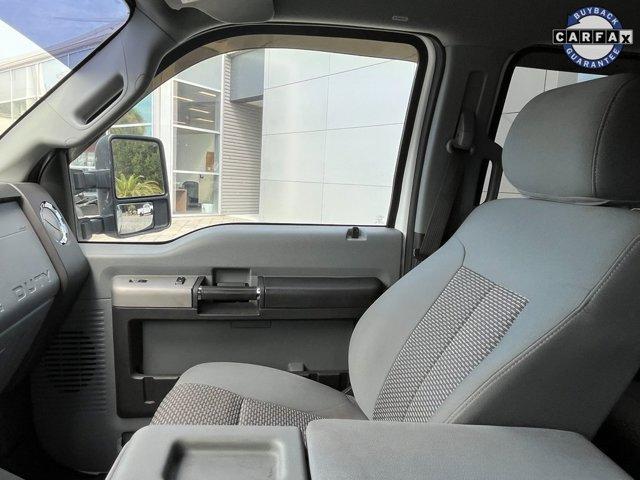 Photo of 2013 Oxford White Ford F-250
