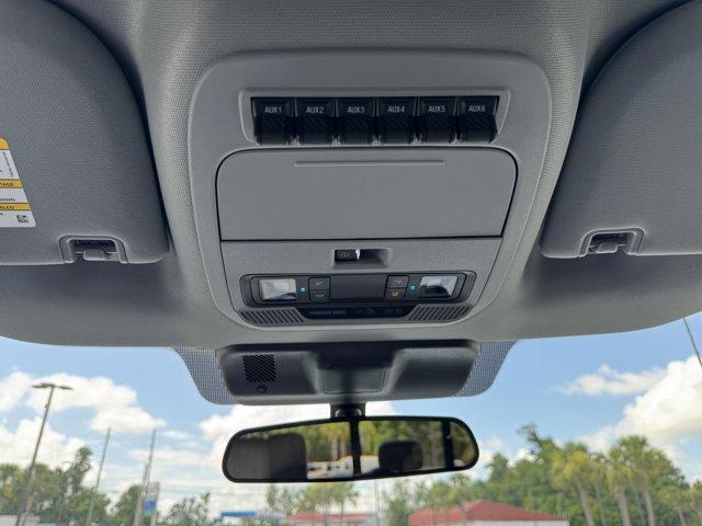 Photo of 2025 Oxford White Ford F-350
