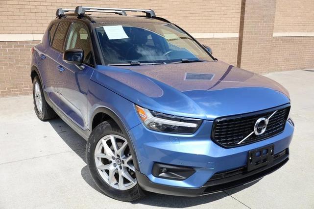 Photo of 2021 Bursting Blue Metallic Volvo XC40