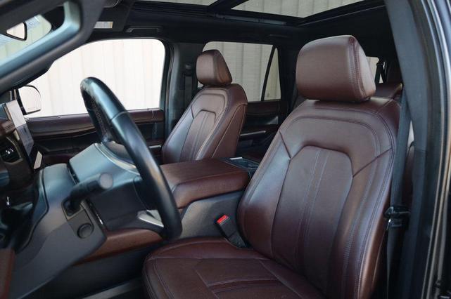 Photo of 2023 Agate Black Metallic Ford Expedition Max