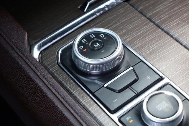 Photo of 2023 Agate Black Metallic Ford Expedition Max