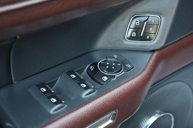 Photo of 2023 Agate Black Metallic Ford Expedition Max