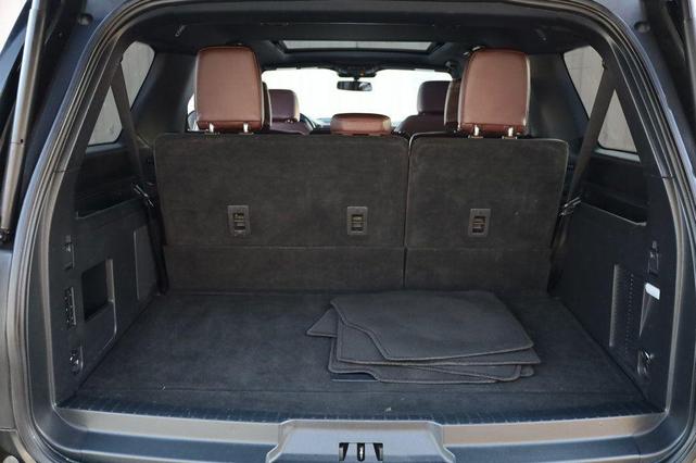 Photo of 2023 Agate Black Metallic Ford Expedition Max