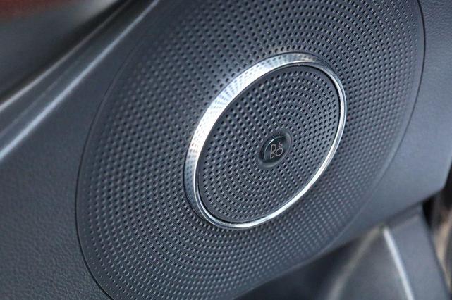 Photo of 2023 Agate Black Metallic Ford Expedition Max