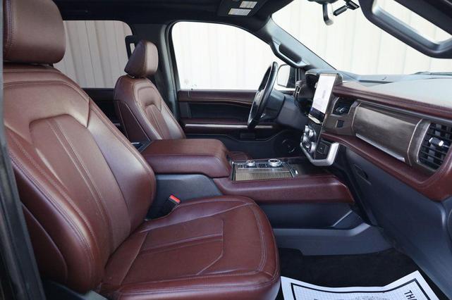 Photo of 2023 Agate Black Metallic Ford Expedition Max