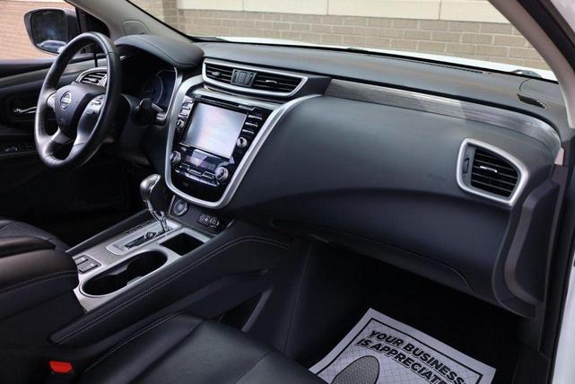 Photo of 2018 Pearl White Nissan Murano